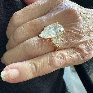 Elegant Gold & CZ 6K Pear shaped Ring back engraved 18kGE